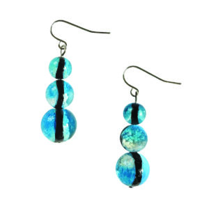 Un must-have pour les amatrices de bijoux lumineux : ces boucles en dégradé de volume mixent modernité, minimalisme et effet wow. Un accessoire fort, futuriste et ultra-tendance.