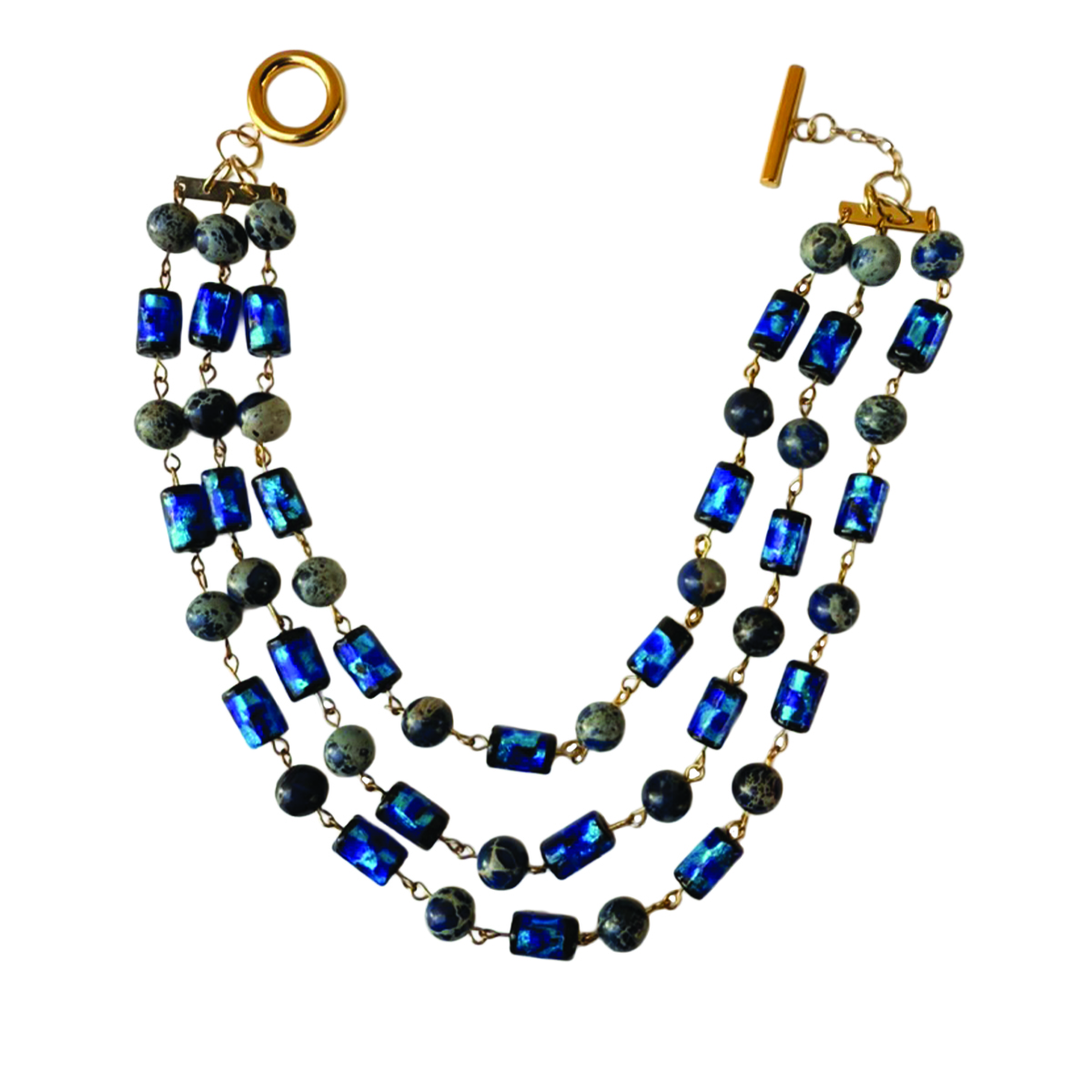 Collier MIRAH collection Andromède, trois rangs dorés à l’or fin avec perles lucioles bleues photoluminescentes et perles de jaspe impérial bleu.