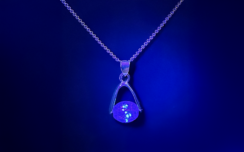 Pendentif Andromède fluo - Perles Lucioles.com